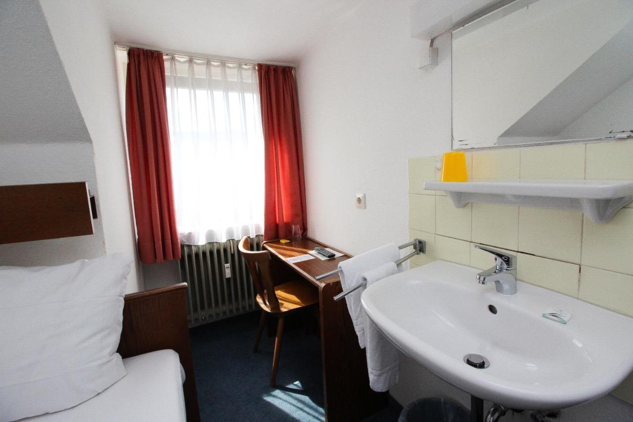 Hotel Pension Koeberl Munich Exterior photo